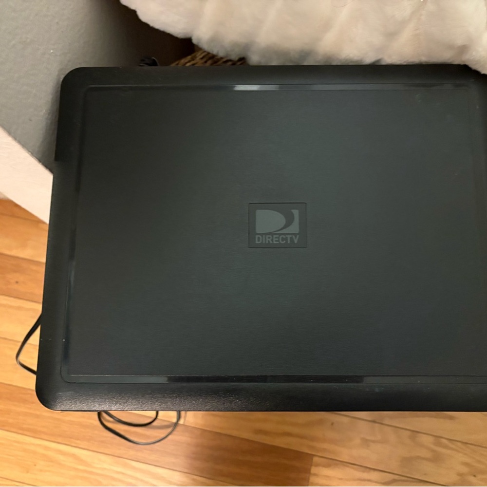 DirectTV Receiver Model HR34-700 - Picture 2 of 10